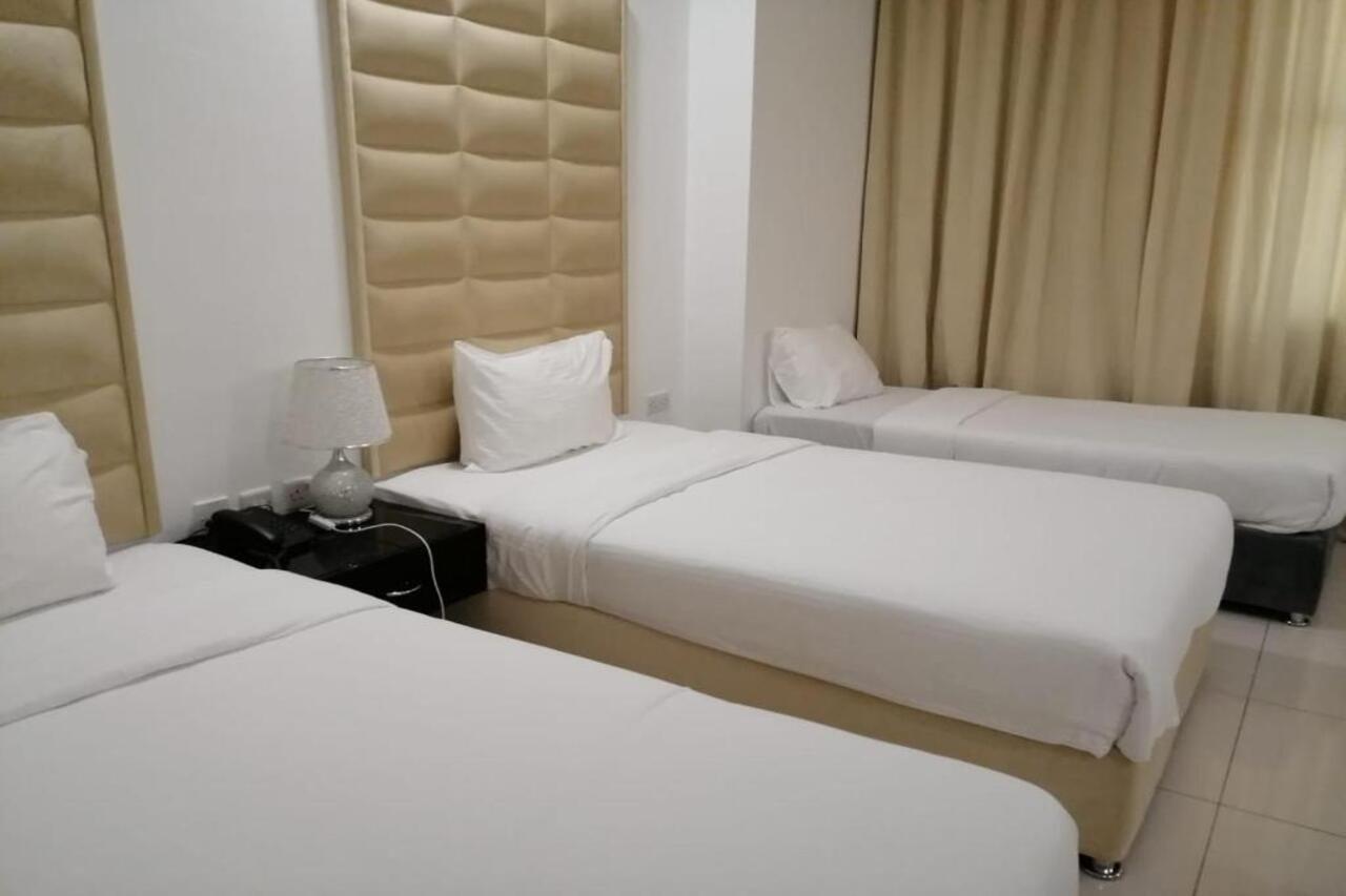 Parkside Plaza Hotel