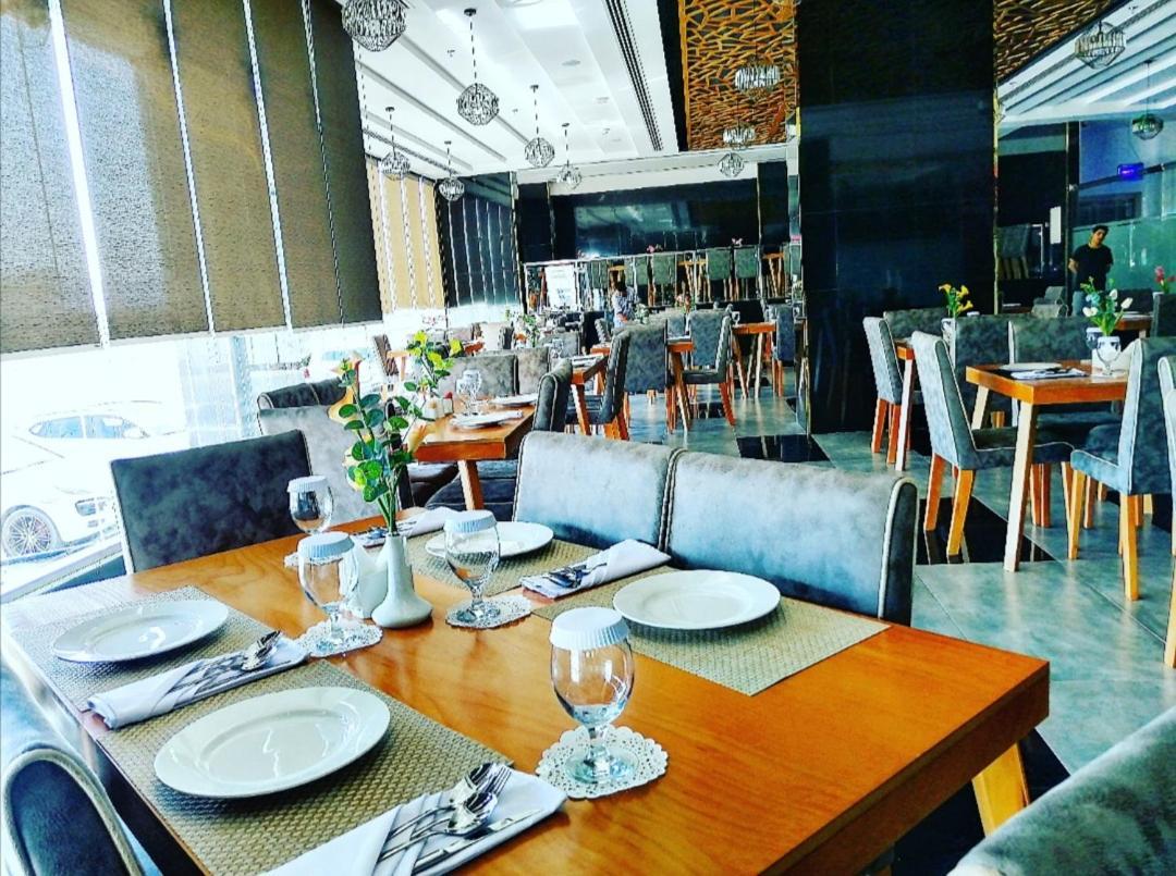 Parkside Plaza Hotel 3*